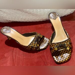 Beautiful Preowned Louis Vuitton Brown and Black Checker kitten Heels